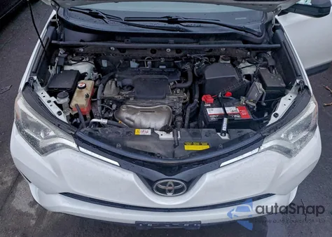 2017 Toyota Rav4 Le z USA, uszkodzony, nr VIN JTMZFREV8HJ711191